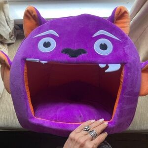 Halloween cat bed